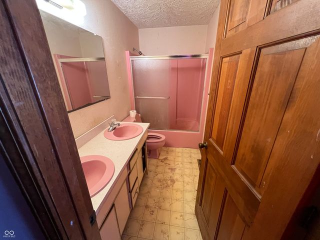 299 E 360 N, Anderson, IN 46012