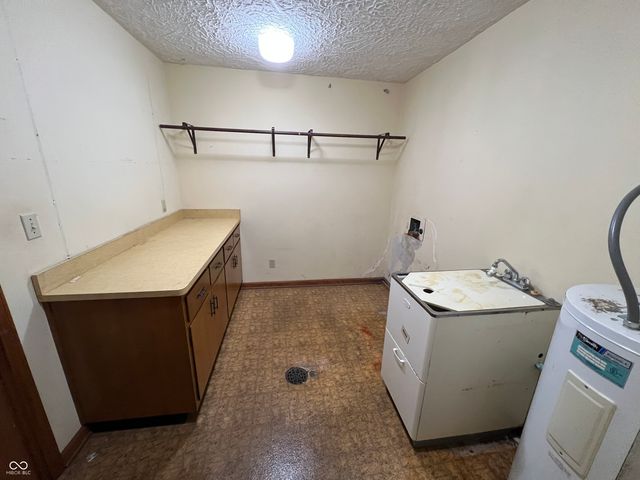 299 E 360 N, Anderson, IN 46012