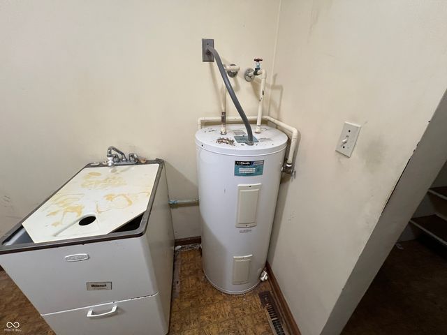 299 E 360 N, Anderson, IN 46012