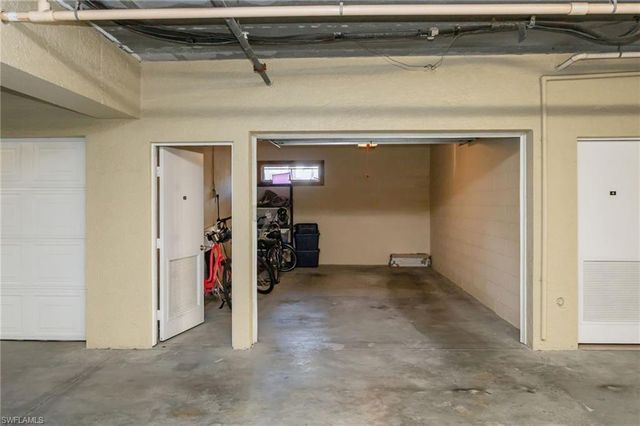 7686 Pebble Creek CIR # 102, Naples, FL 34108