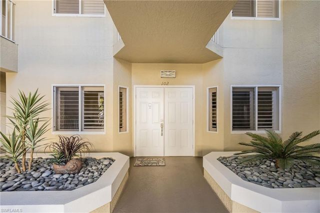 7686 Pebble Creek CIR # 102, Naples, FL 34108