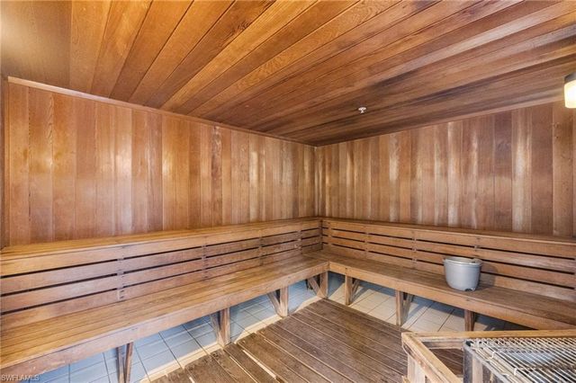 7686 Pebble Creek CIR # 102, Naples, FL 34108