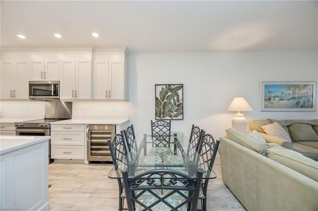 7686 Pebble Creek CIR # 102, Naples, FL 34108