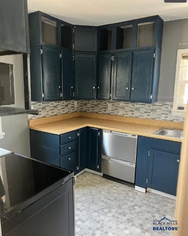 610 HARTER DR, Rapid, SD 57702