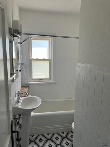 610 HARTER DR, Rapid, SD 57702