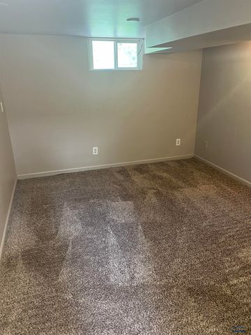 610 HARTER DR, Rapid, SD 57702