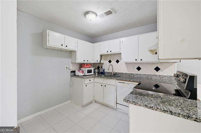 936 Six Oaks Circle B, Norcross, GA 30093