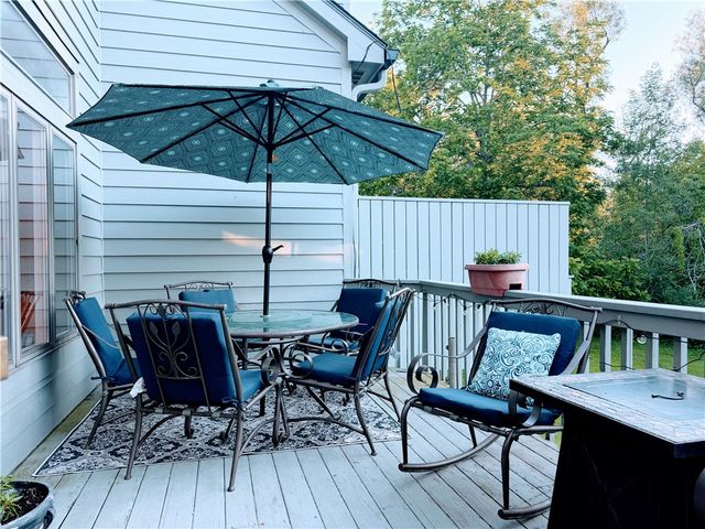 64 Wood Run Commons, Greece, NY 14612