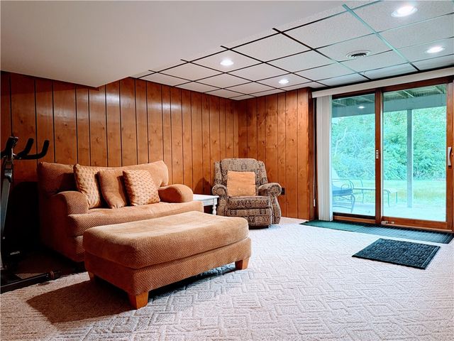 64 Wood Run Commons, Greece, NY 14612