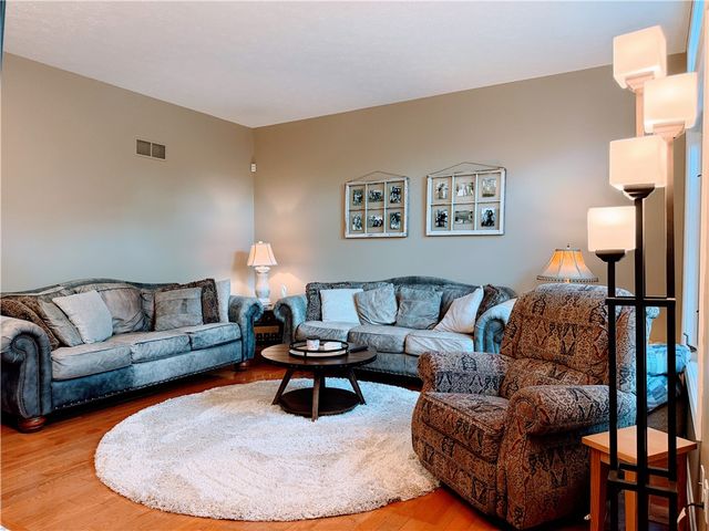 64 Wood Run Commons, Greece, NY 14612