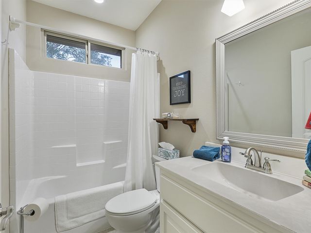 2749 Waters Edge, Quinlan, TX 75474