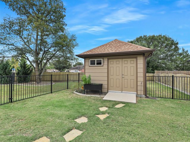 2749 Waters Edge, Quinlan, TX 75474