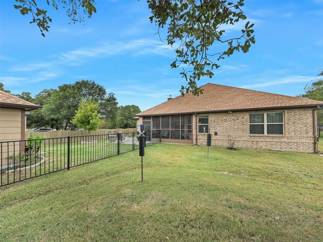 2749 Waters Edge, Quinlan, TX 75474