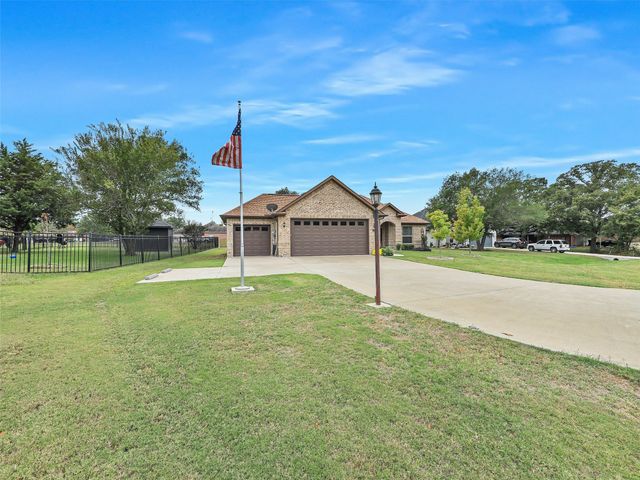 2749 Waters Edge, Quinlan, TX 75474