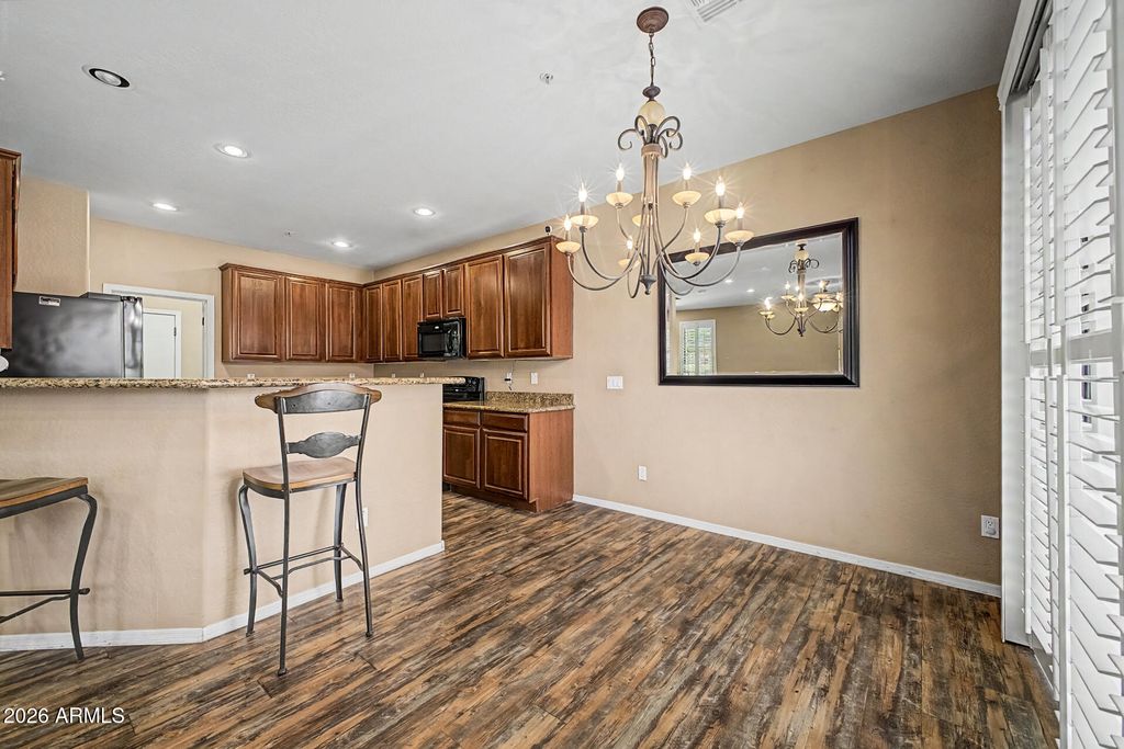 Image 11 of property listing at 1519 N 80th Drive, Phoenix, AZ 85043