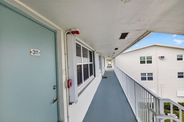 770 Horizons E 311, Boynton Beach, FL 33435