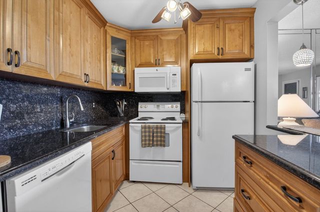 770 Horizons E 311, Boynton Beach, FL 33435