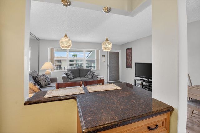 770 Horizons E 311, Boynton Beach, FL 33435