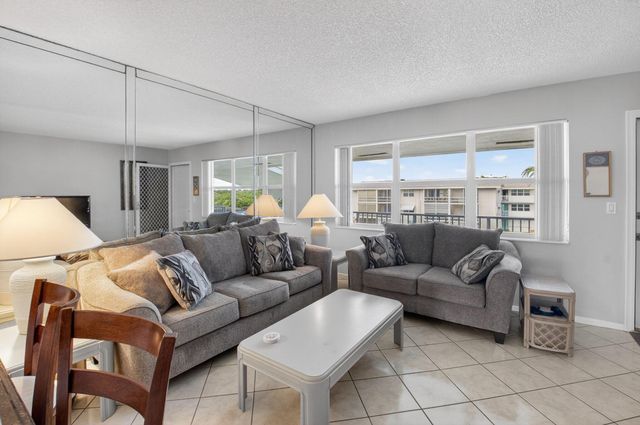 770 Horizons E 311, Boynton Beach, FL 33435