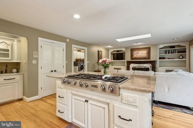 9409 WINDY HILL DR, Nokesville, VA 20181