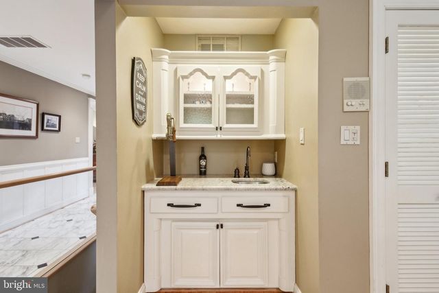 9409 WINDY HILL DR, Nokesville, VA 20181