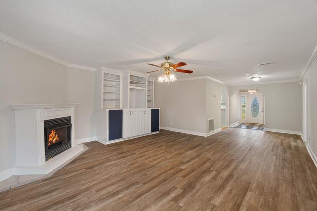 1902 Camp St., Hattiesburg, MS 39401