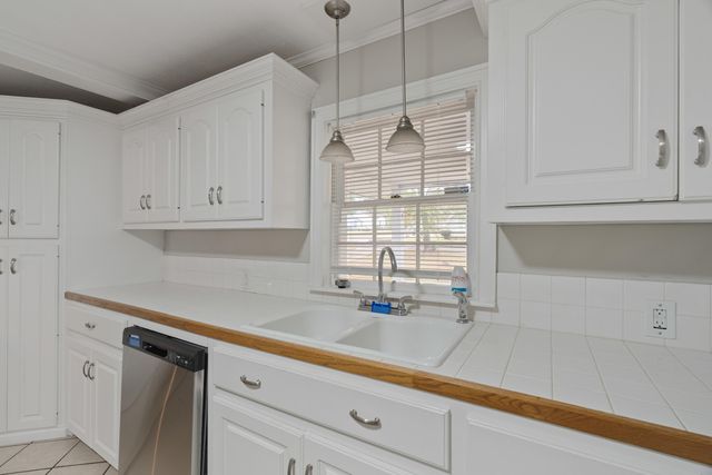 1902 Camp St., Hattiesburg, MS 39401