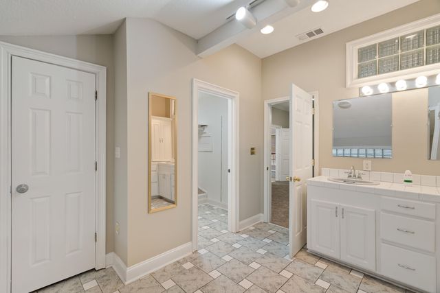 1902 Camp St., Hattiesburg, MS 39401