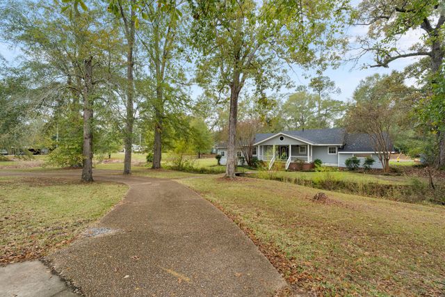 1902 Camp St., Hattiesburg, MS 39401