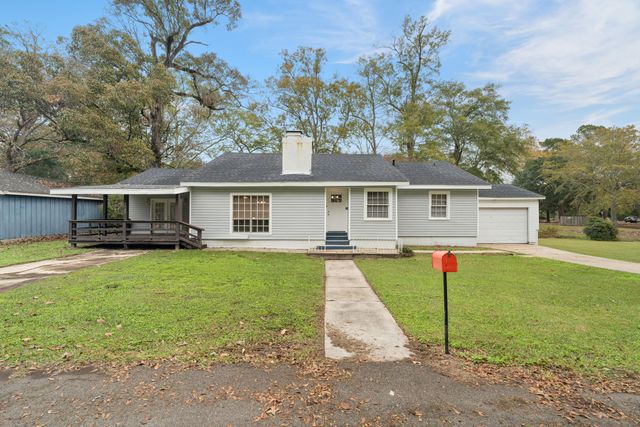 1902 Camp St., Hattiesburg, MS 39401