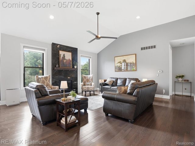 16413 Carrie Lane, Fenton Charter Township, MI 48430