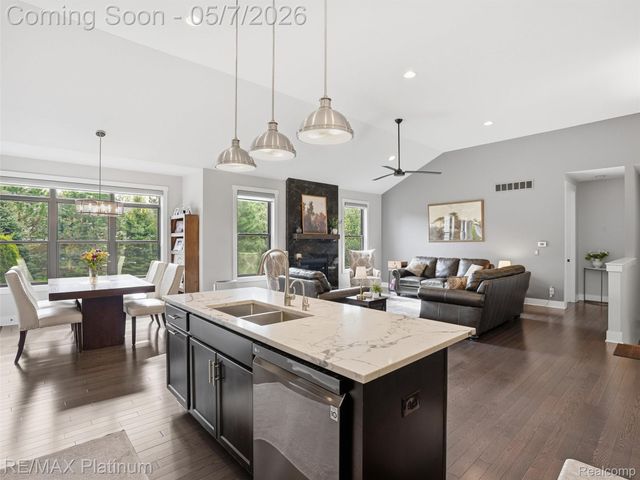 16413 Carrie Lane, Fenton Charter Township, MI 48430