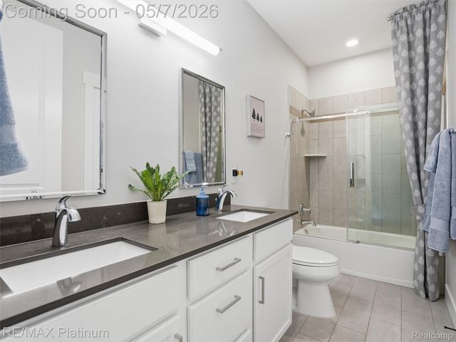 16413 Carrie Lane, Fenton Charter Township, MI 48430