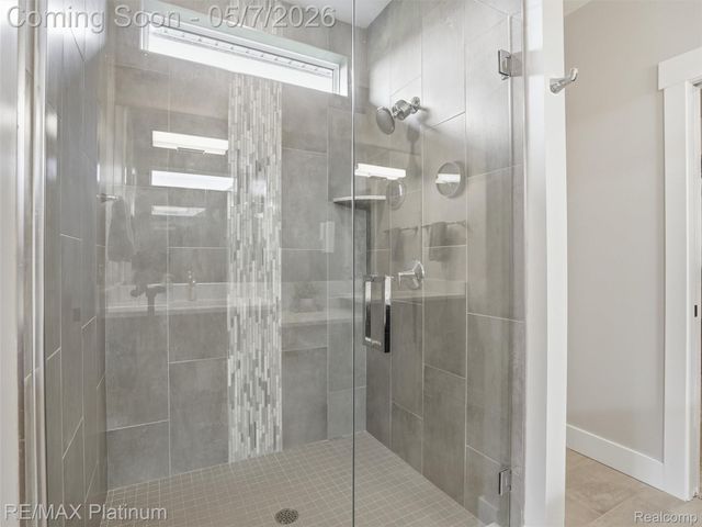 16413 Carrie Lane, Fenton Charter Township, MI 48430