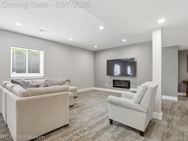 16413 Carrie Lane, Fenton Charter Township, MI 48430