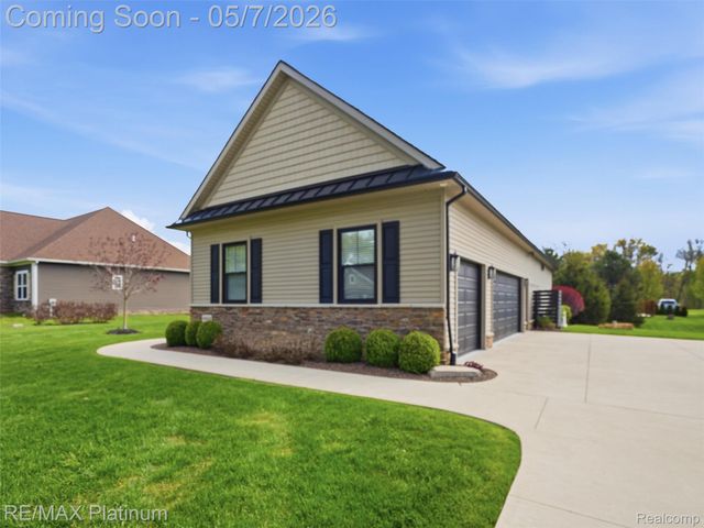 16413 Carrie Lane, Fenton Charter Township, MI 48430