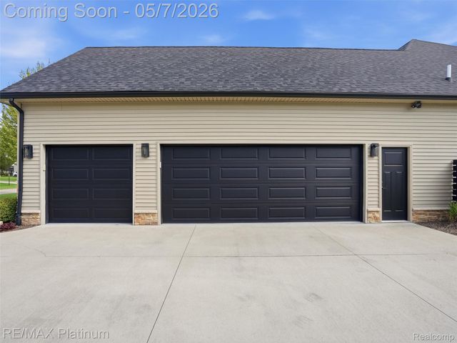 16413 Carrie Lane, Fenton Charter Township, MI 48430