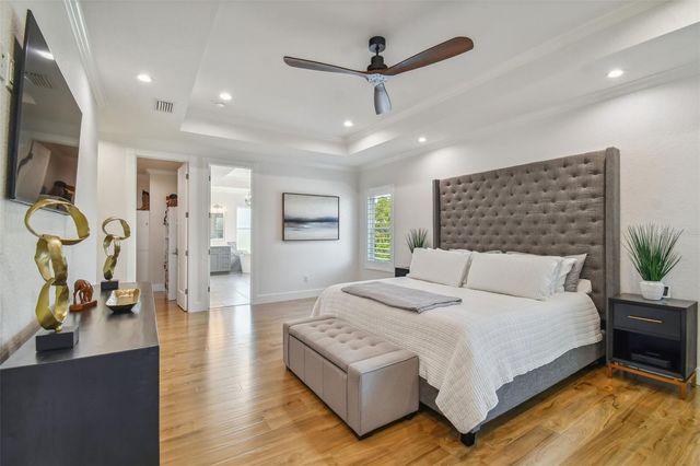 4835 W BAY VILLA AVENUE, Tampa, FL 33611