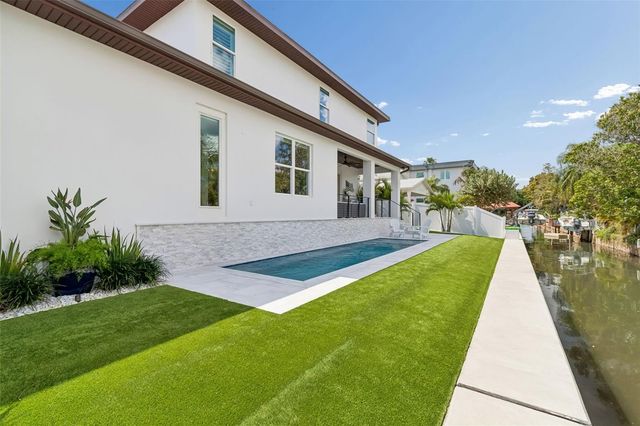 4835 W BAY VILLA AVENUE, Tampa, FL 33611