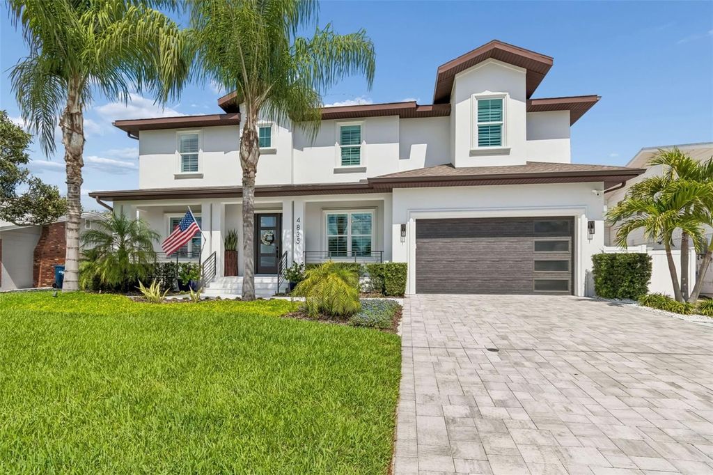 Image 2 of property listing at 4835 W BAY VILLA AVENUE, Tampa, FL 33611