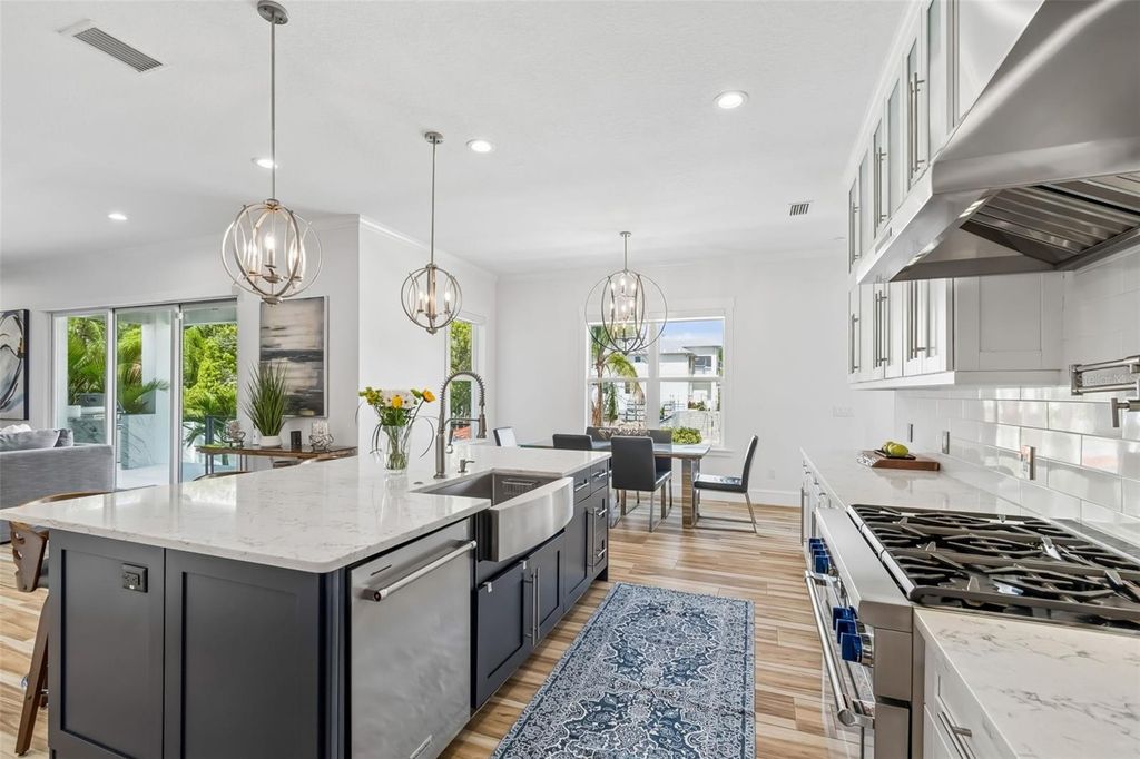 Image 17 of property listing at 4835 W BAY VILLA AVENUE, Tampa, FL 33611