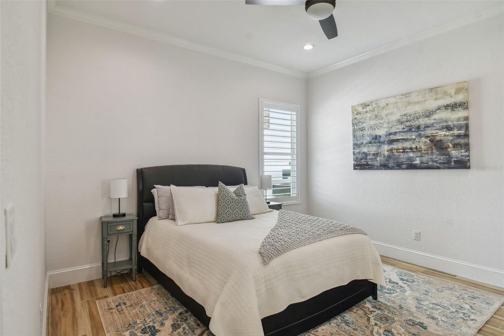 Image 25 of property listing at 4835 W BAY VILLA AVENUE, Tampa, FL 33611