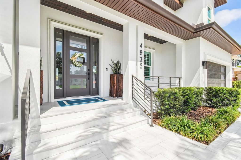 Image 4 of property listing at 4835 W BAY VILLA AVENUE, Tampa, FL 33611