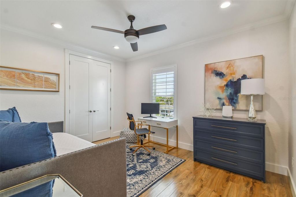 Image 34 of property listing at 4835 W BAY VILLA AVENUE, Tampa, FL 33611