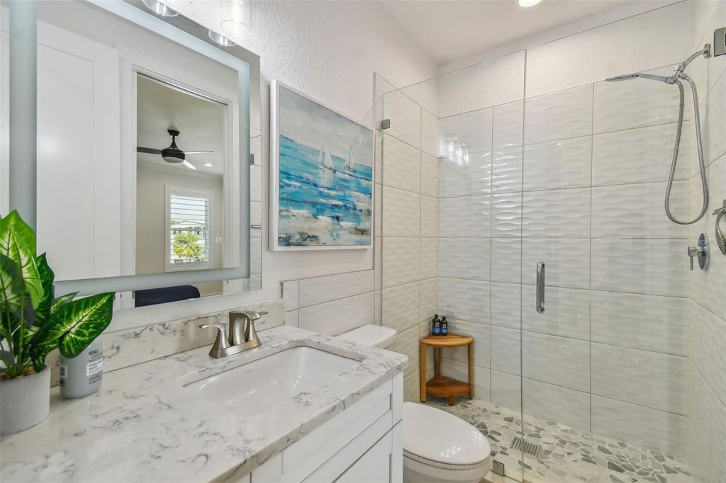 Image 37 of property listing at 4835 W BAY VILLA AVENUE, Tampa, FL 33611
