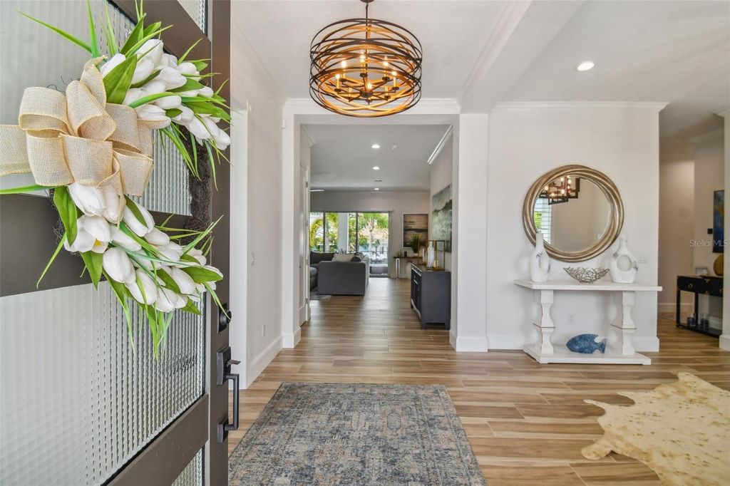 Image 5 of property listing at 4835 W BAY VILLA AVENUE, Tampa, FL 33611