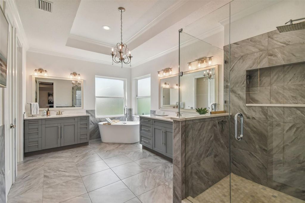 Image 47 of property listing at 4835 W BAY VILLA AVENUE, Tampa, FL 33611