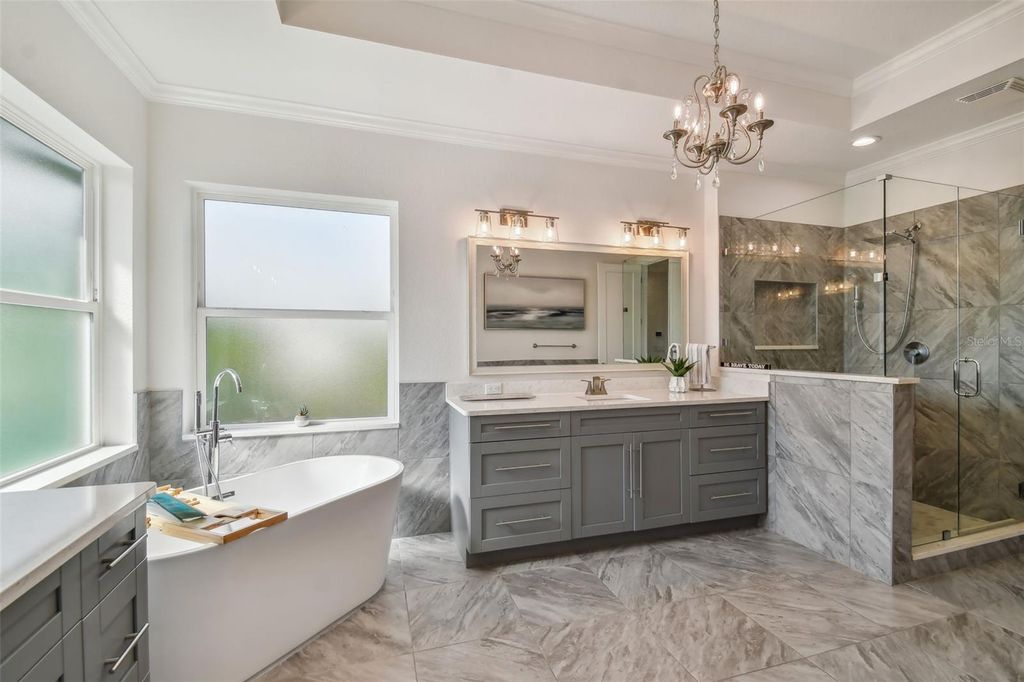 Image 49 of property listing at 4835 W BAY VILLA AVENUE, Tampa, FL 33611