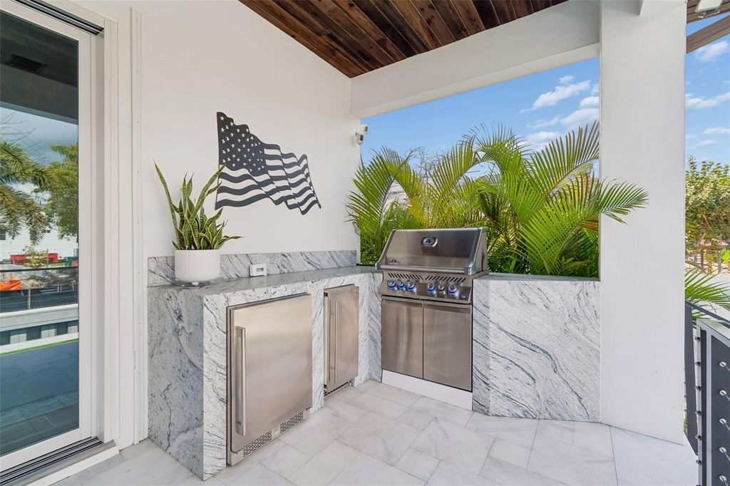 Image 55 of property listing at 4835 W BAY VILLA AVENUE, Tampa, FL 33611