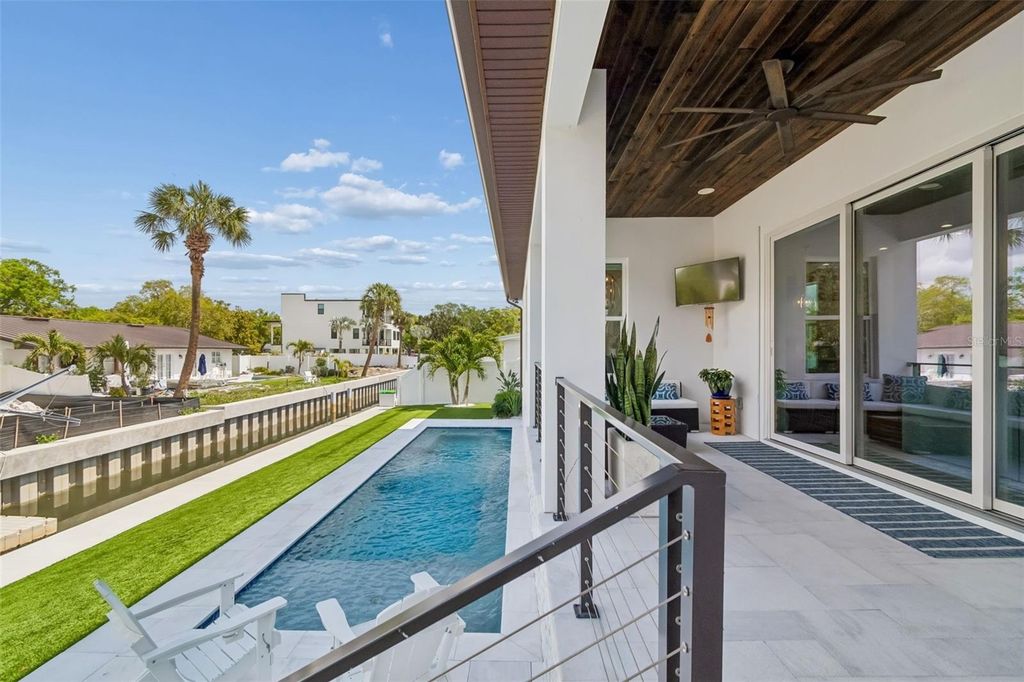 Image 56 of property listing at 4835 W BAY VILLA AVENUE, Tampa, FL 33611